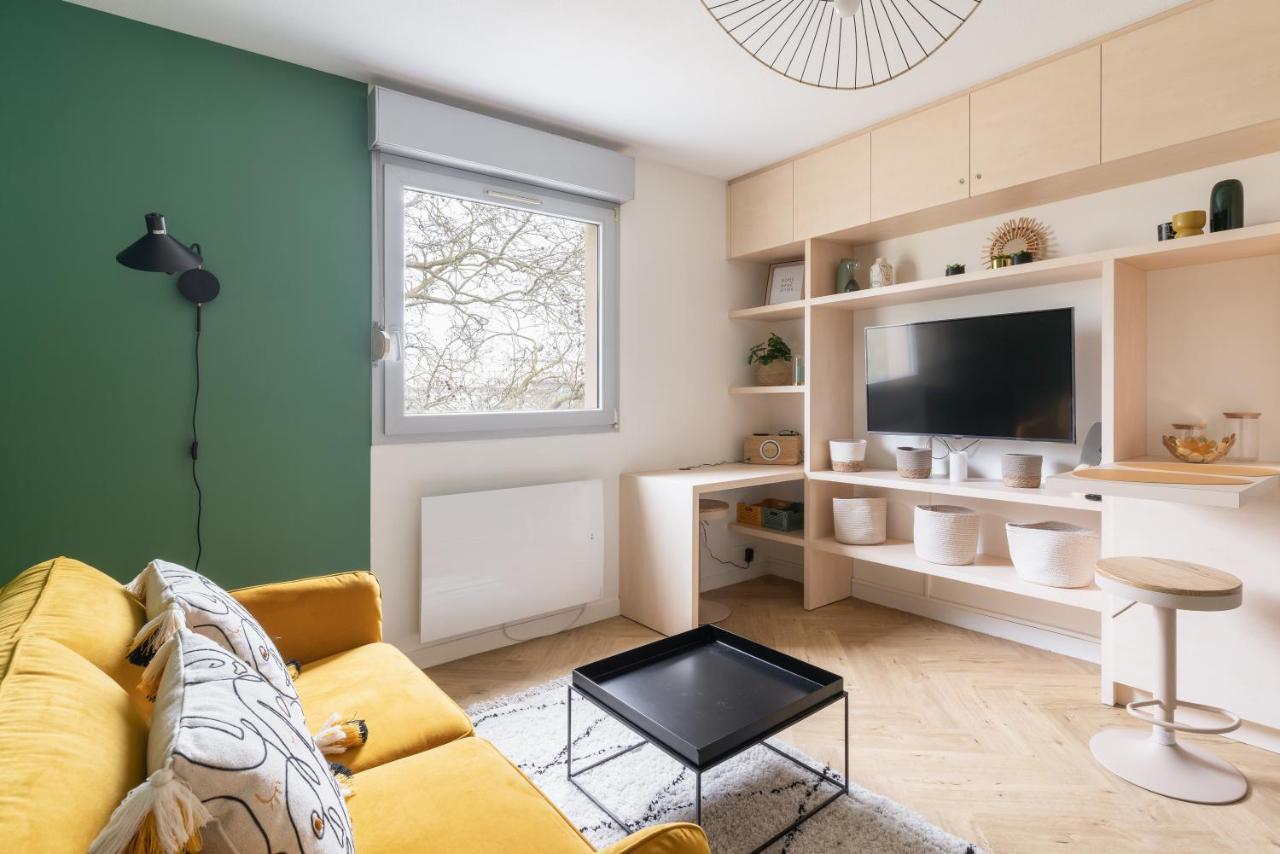 Studio Refait A Neuf Avec Parking En Bord De Loire Nantes Exterior foto